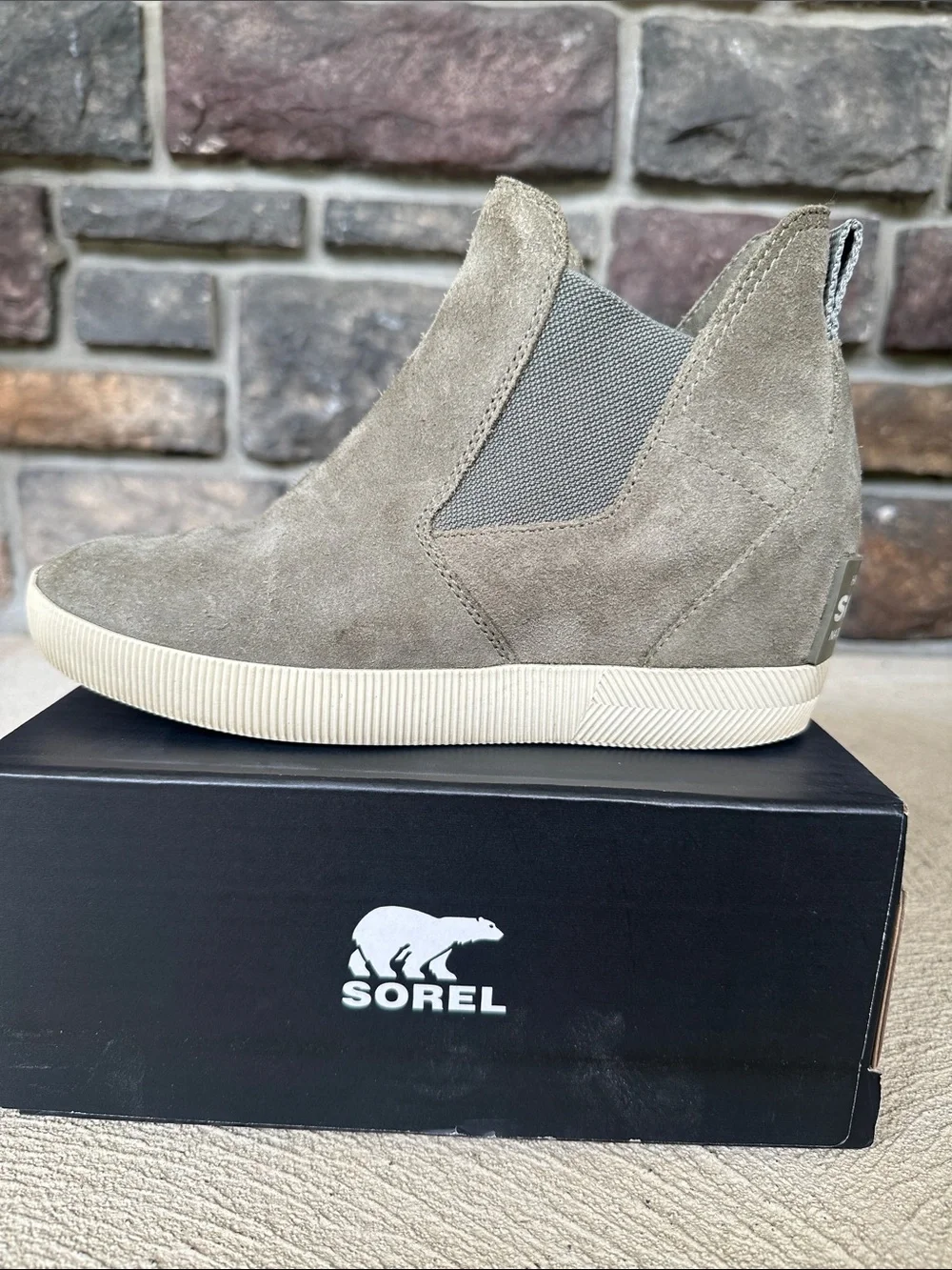 💚SOREL women’s WATERPROOF SUEDE wedge sneakers 7M 💚